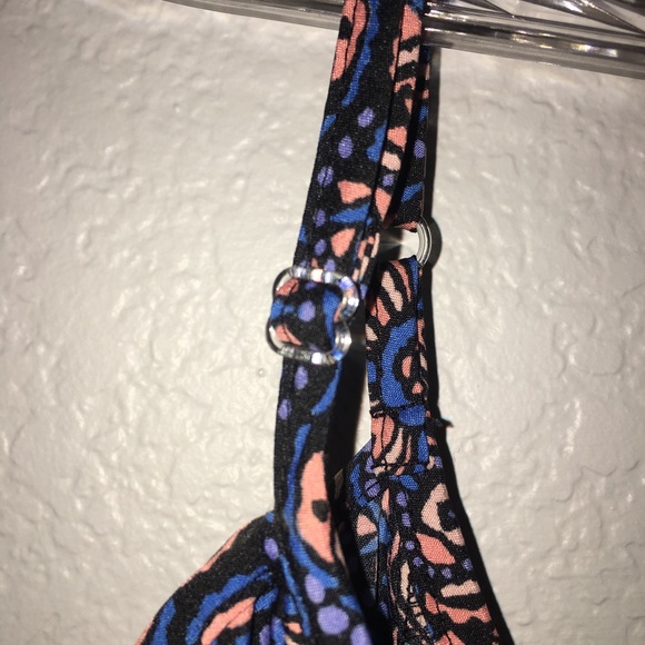 Patterned Romper - Picture 5 of 6